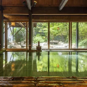传统日式旅馆 箱根强罗温泉季热水雪月花, 箱根